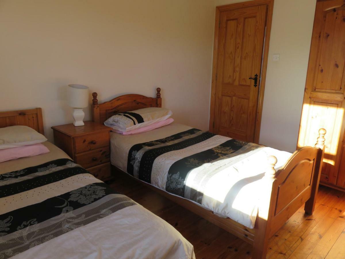 Letterfrack Mountain Farm Cottage On Farm In Village Centre 외부 사진